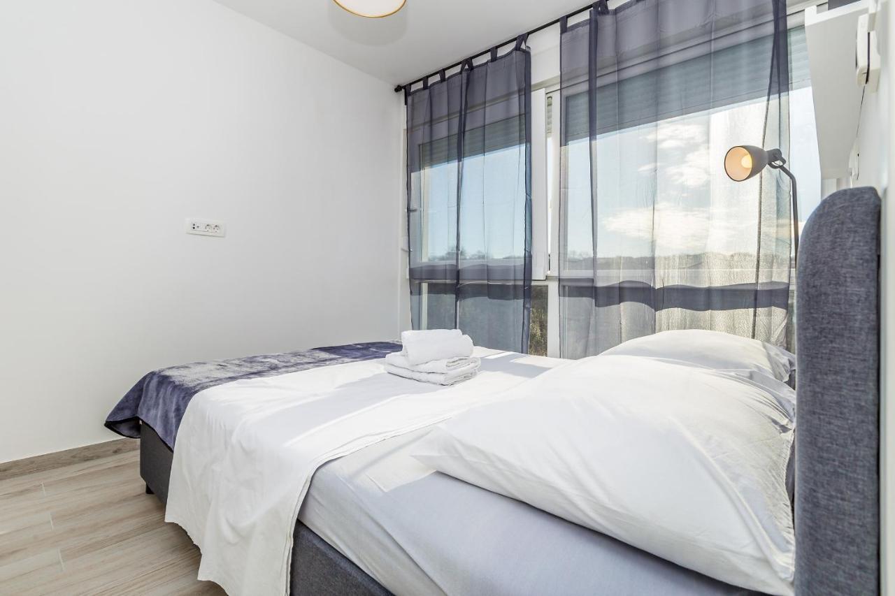 Apartments Solis Lacus Penthouse Нивице Екстериор снимка