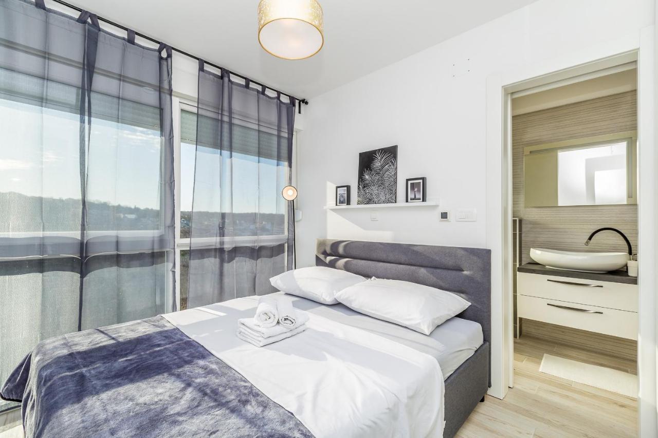 Apartments Solis Lacus Penthouse Нивице Екстериор снимка